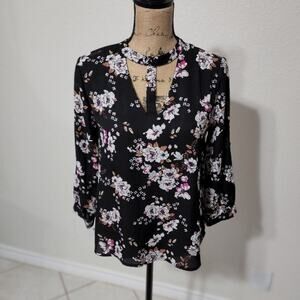 ACTIVE USA floral choker neckline‎ floral shirt size small